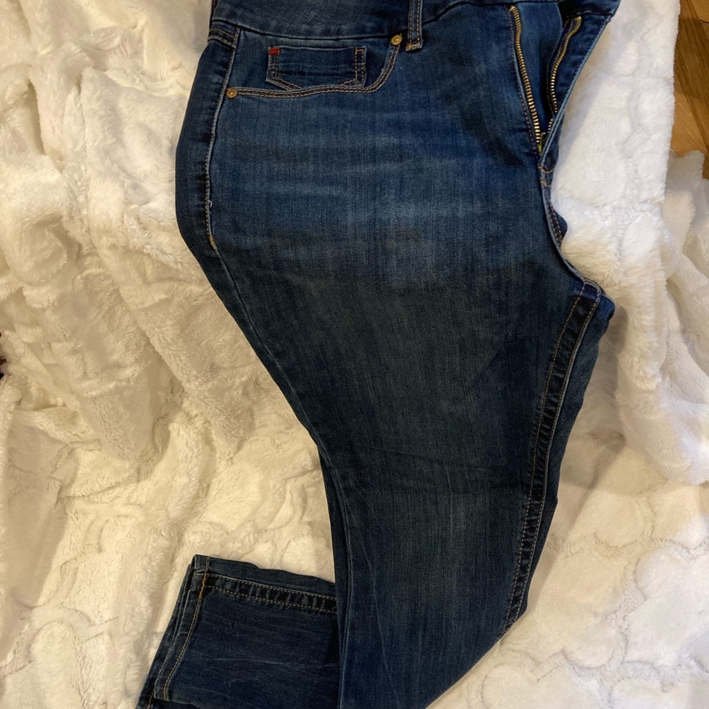 Seven7 Jeans - Picture 2 of 8